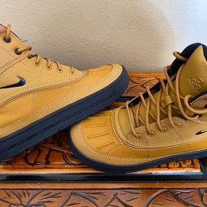 NEW! Big Kid’s Nike ACG Woodside 2 High Wheat/Noir